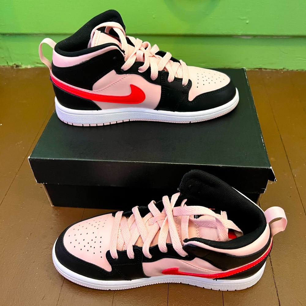 Kid’s Air Jordan 1 Mid PS Black Pink Crimson. Size 2Y